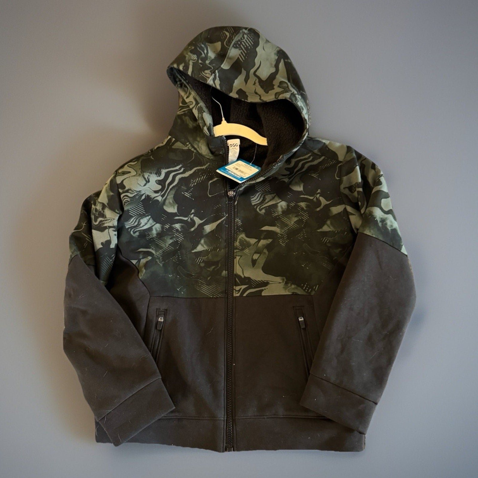 NWT DSG Boys Large Sport Sherpa Jacket Green Black Stretch Long Sleeve Full Zip