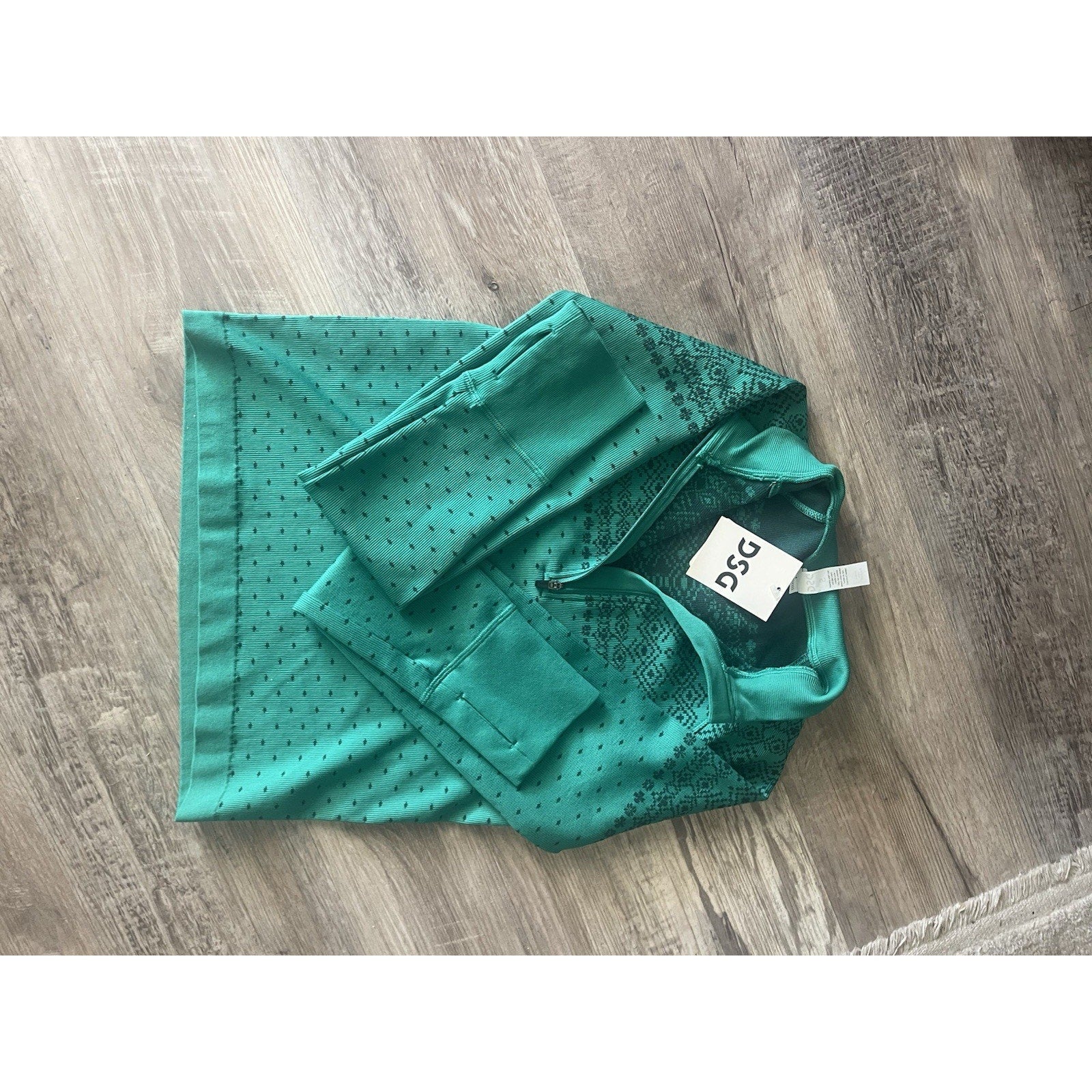 DSG ladies Momentum Zip Size S